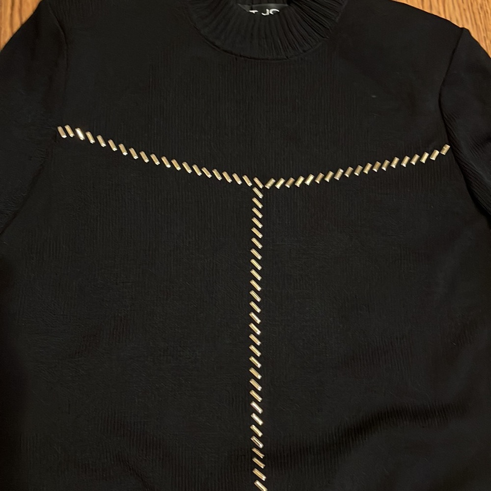 St.John Sweater - Picture 2 of 8